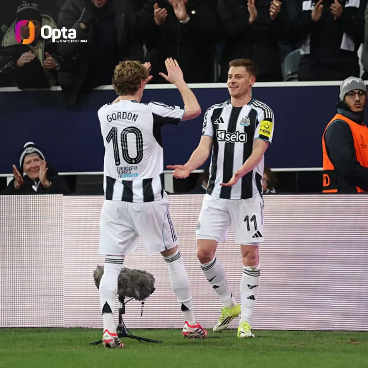 体育直播-戈登+巴恩斯比肩传奇，成欧冠第三对英格兰进球5＋双子星